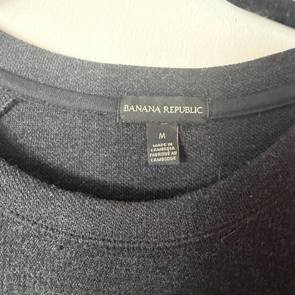 Banana Republic Dark Gray Crewneck Sweater Size M - Picture 2 of 4